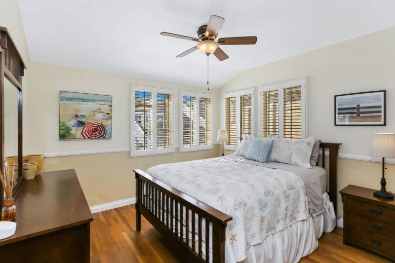821 West Bay Avenue - image 3