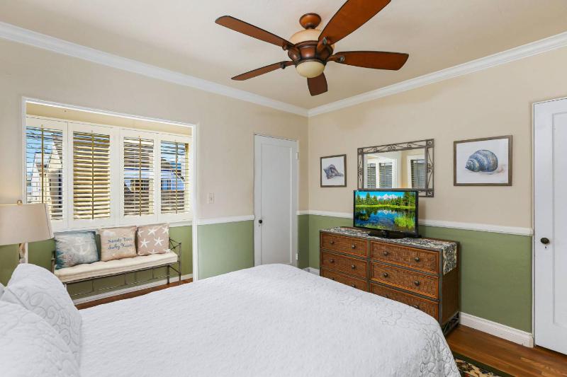 821 West Bay Avenue - image 35