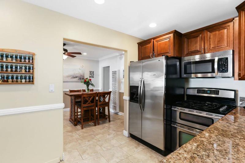 821 West Bay Avenue - image 12