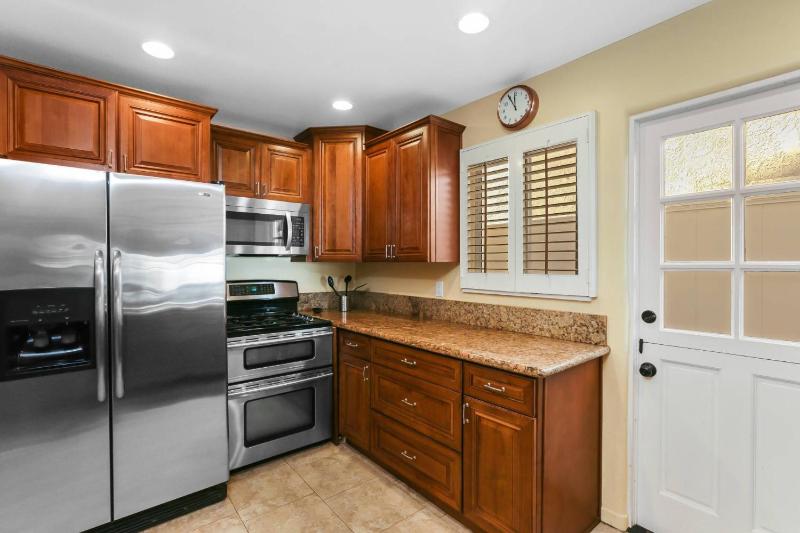 821 West Bay Avenue - image 23