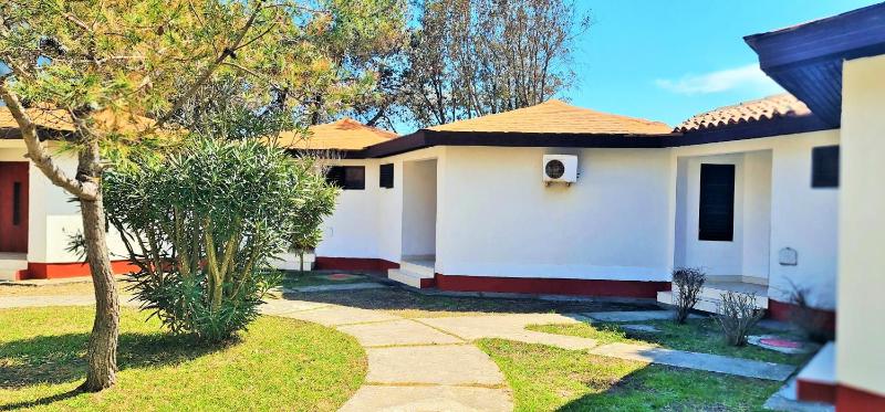 Bungalow with balcony and sea view image 2