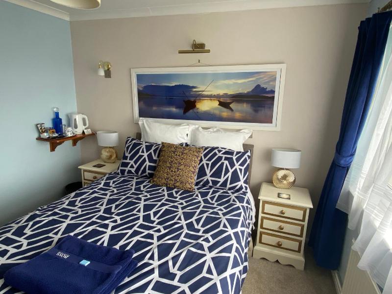 Double Room image 4