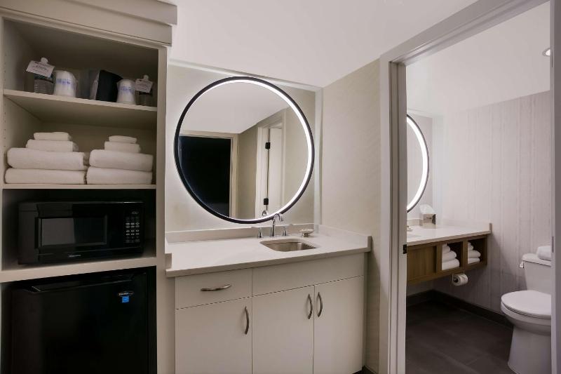 Two-Bedroom Suite image 2