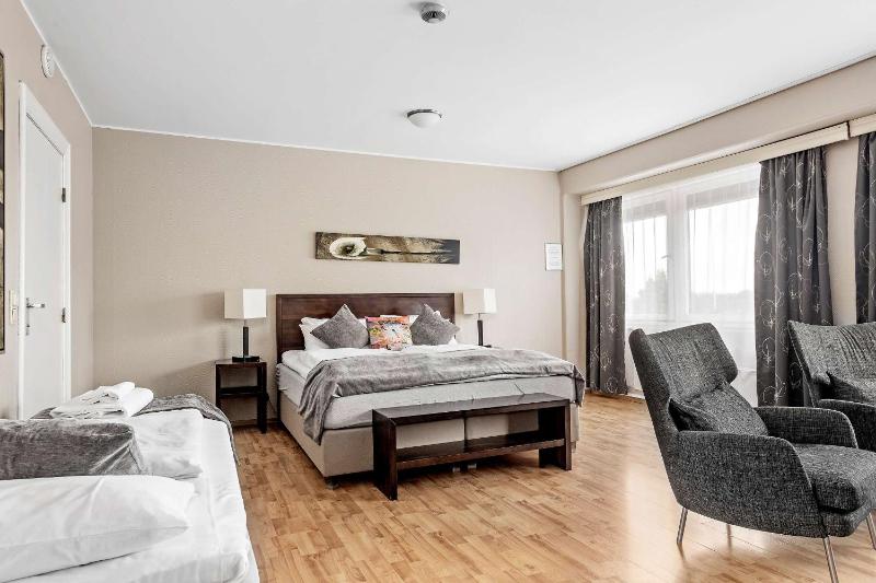 Suite with King Bed and Sofa Bed - Non-Smoking image 1