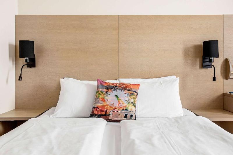 Double Room with Double Bed - Non-Smoking image 3