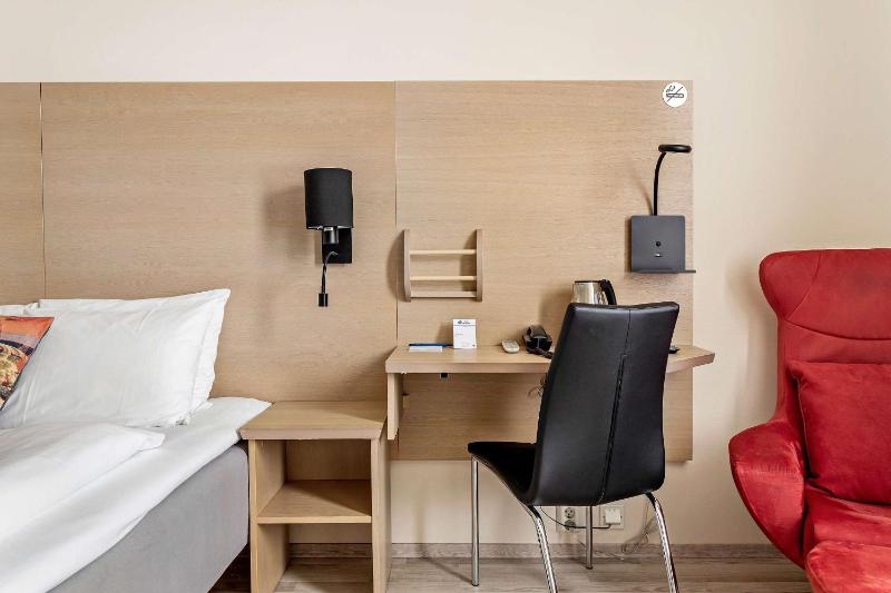 Double Room with Double Bed - Non-Smoking image 4