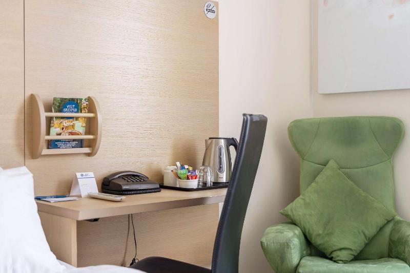 Double Room with Two Single Beds - Non-Smoking image 4