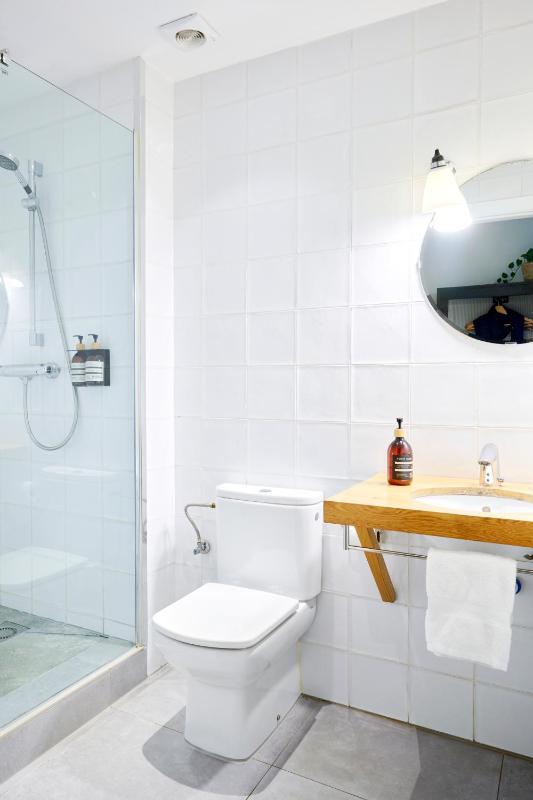 Family Studio with Kitchenette image 3