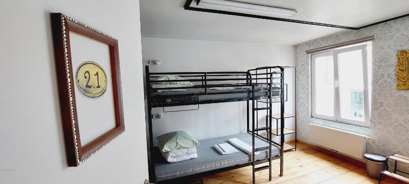 6-Bed Mixed Dormitory Room image 1