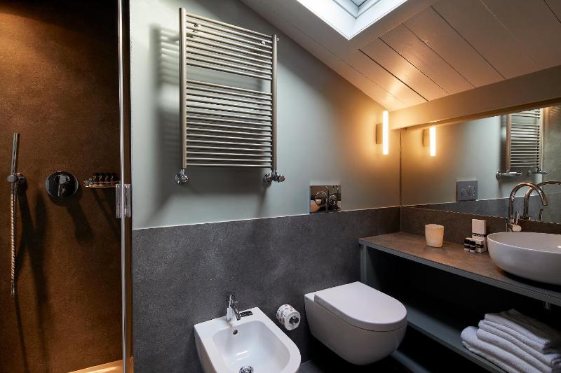 Double Room with Grand Canal View image 2