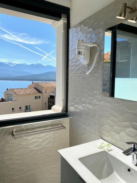 Superior Double Room image 2