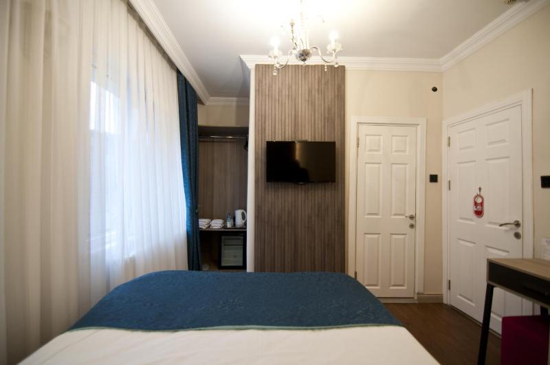 Superior Double Room image 1