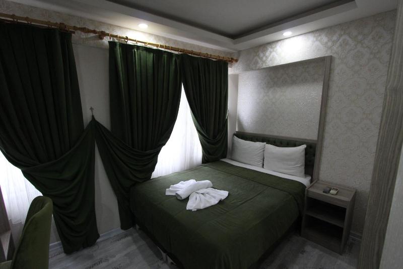 Standard Double or Twin Room image 1