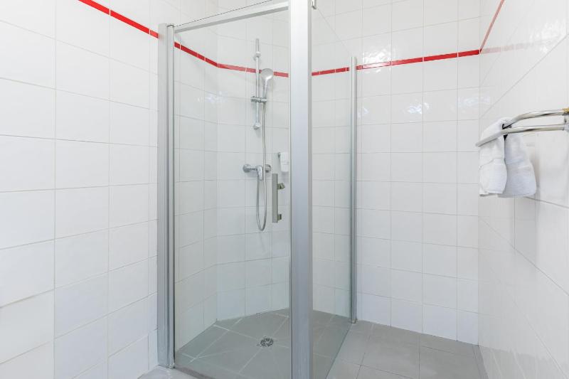 One-Bedroom Apartment image 2