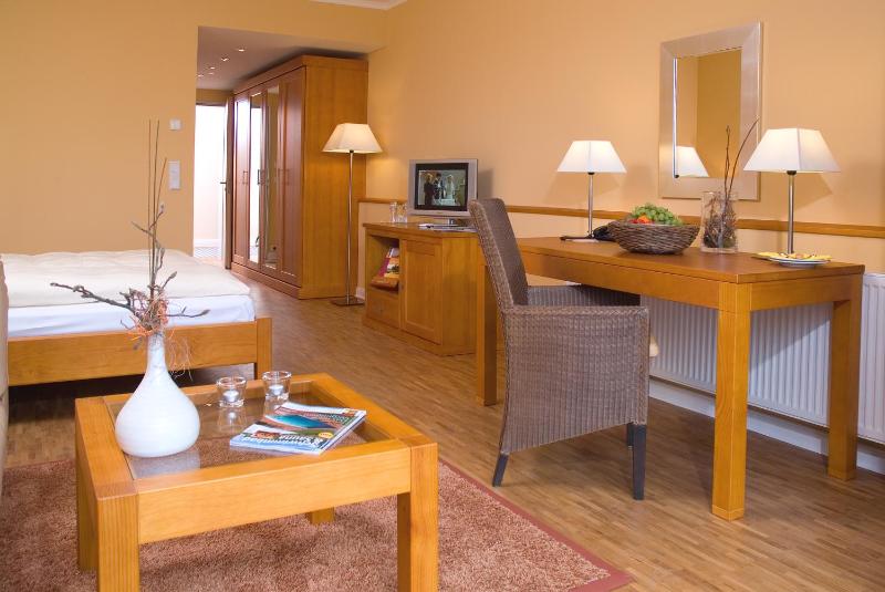 Deluxe Double Room image 3