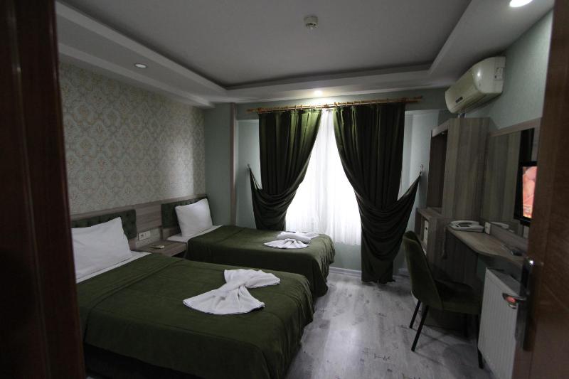 Standard Double or Twin Room image 2