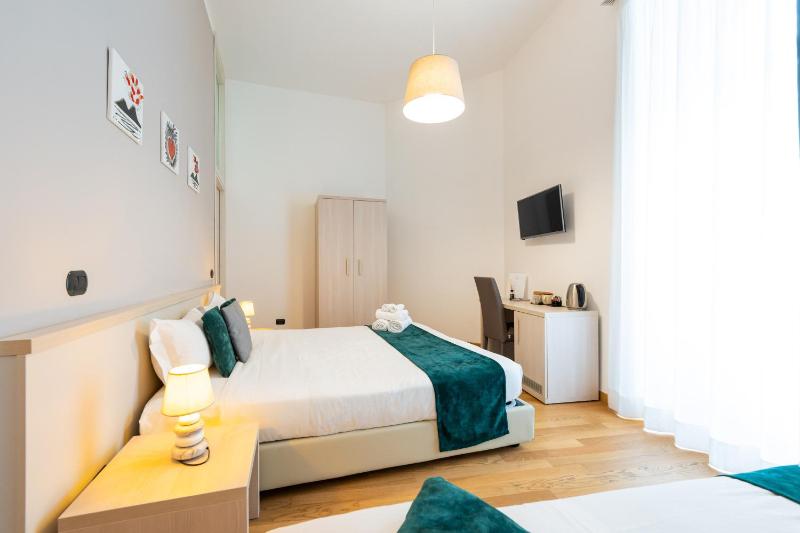 Double Room with Extra Bed image 3