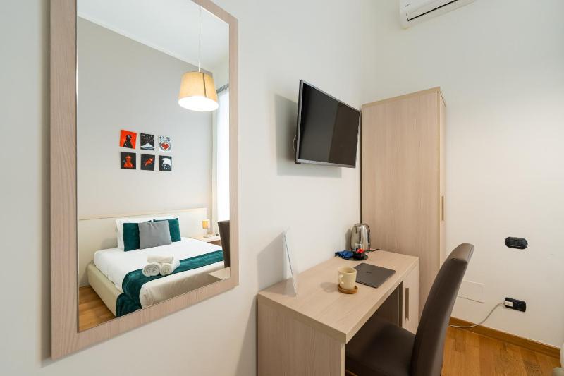 Single Room with Balcony image 3