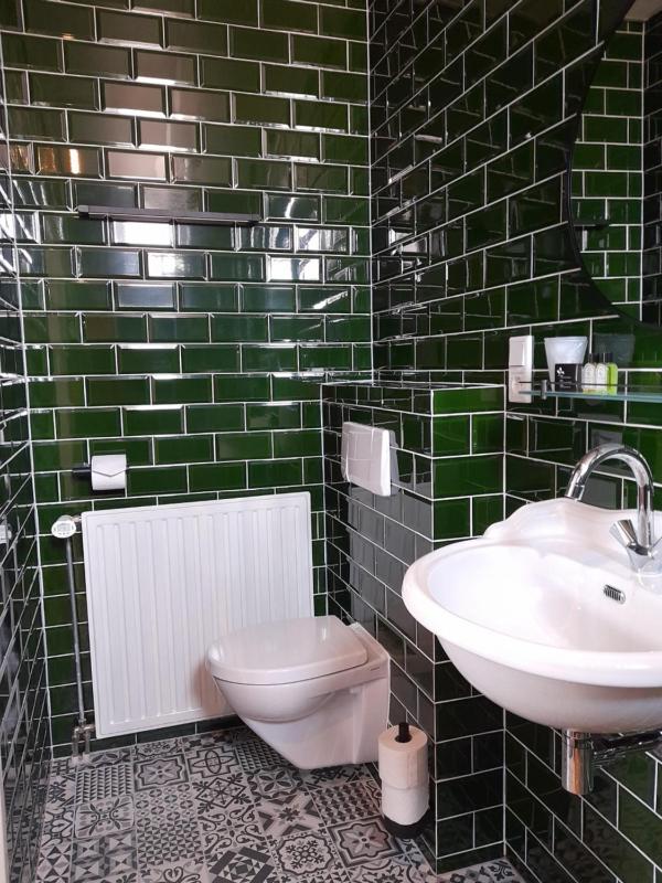 Large Double Room image 3