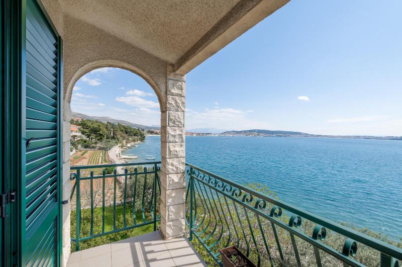 Studio with Balcony and Sea View image 4