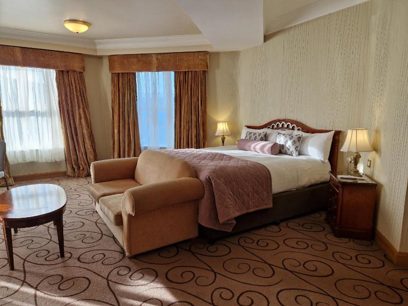 Junior Suite image 2