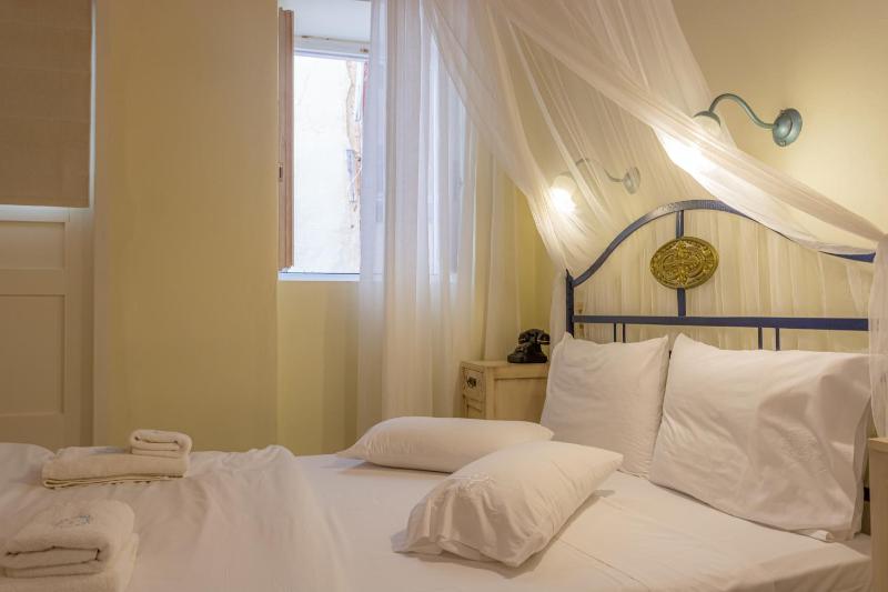 Suite with Garden View image 4