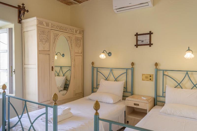 Suite with Garden View image 3