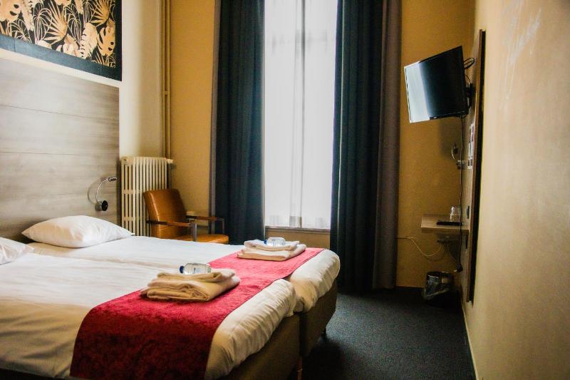 Standard Double Room image 1