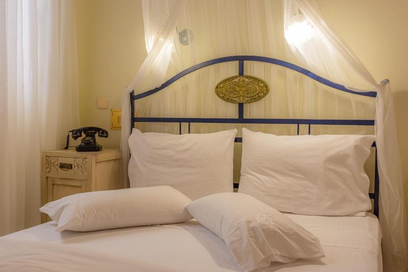 Suite with Garden View image 2