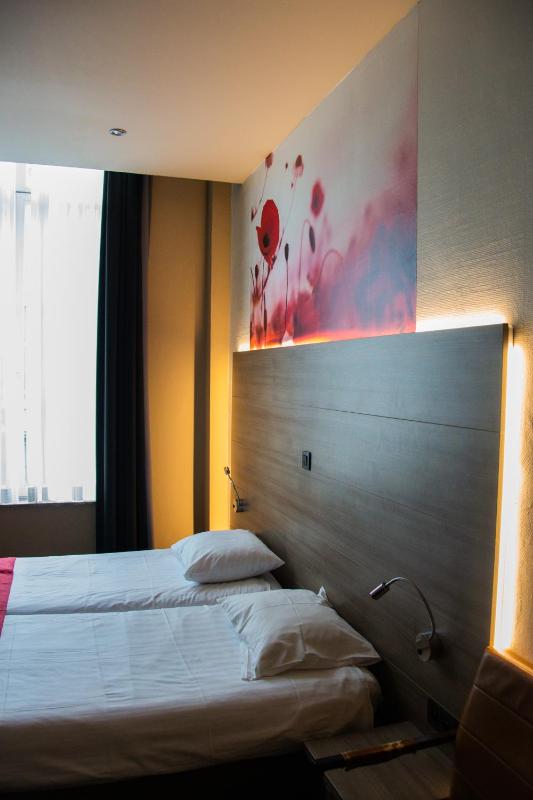 Budget Double Room image 4