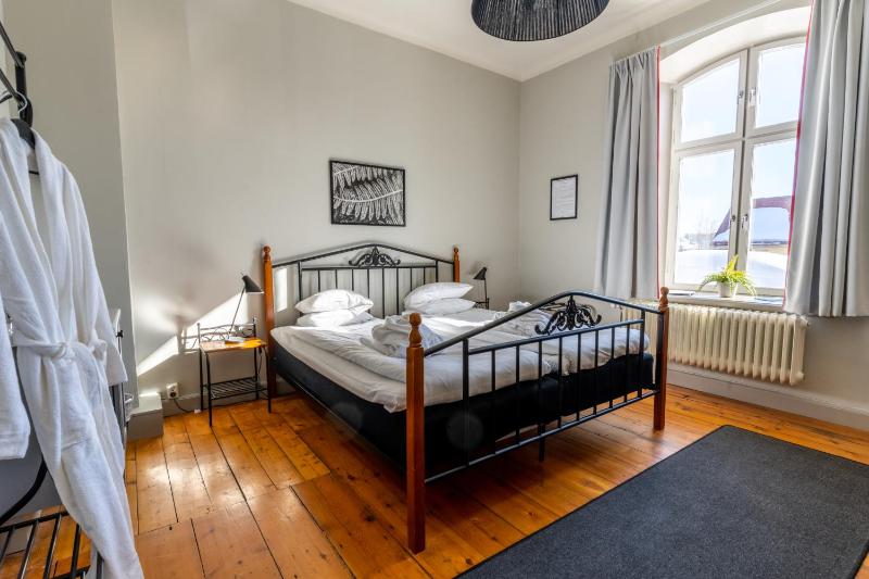 Standard Double Room with Shared Bathroom image 1