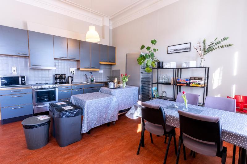 Quadruple Room with Shared Bathroom image 3