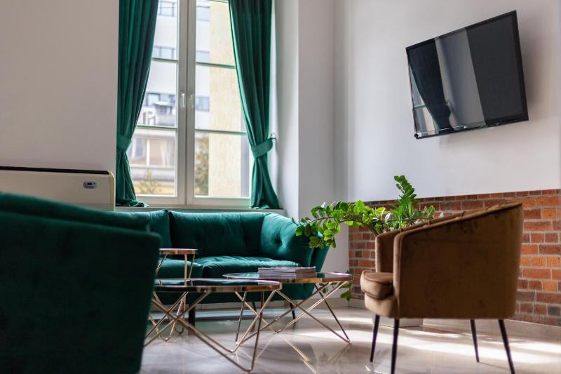 Classic Quadruple Room image 3