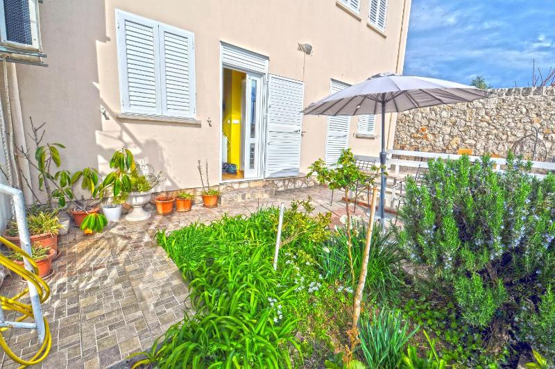 Double Room with Terrace image 4