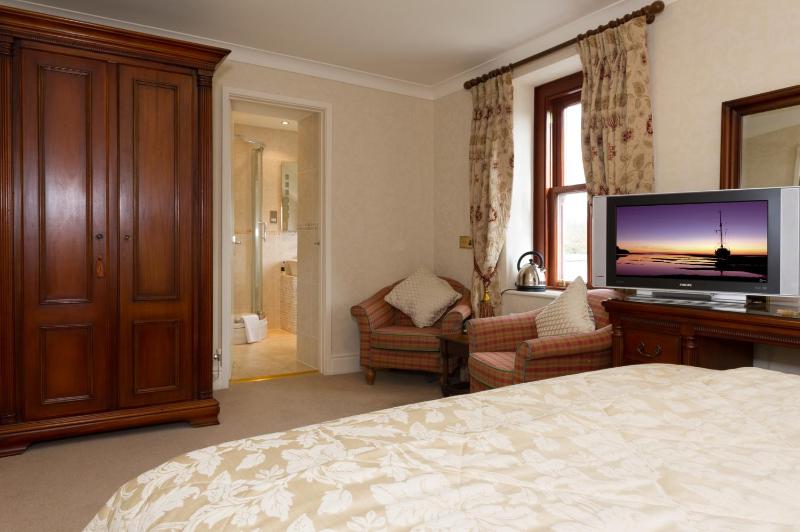 Standard Double Room image 4