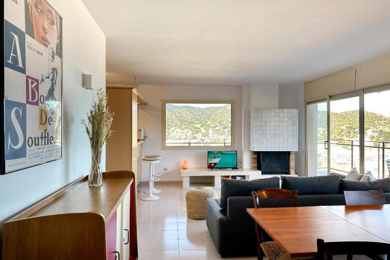 LETS HOLIDAYS Pool and sea views apartment with 1 parking space - image 21