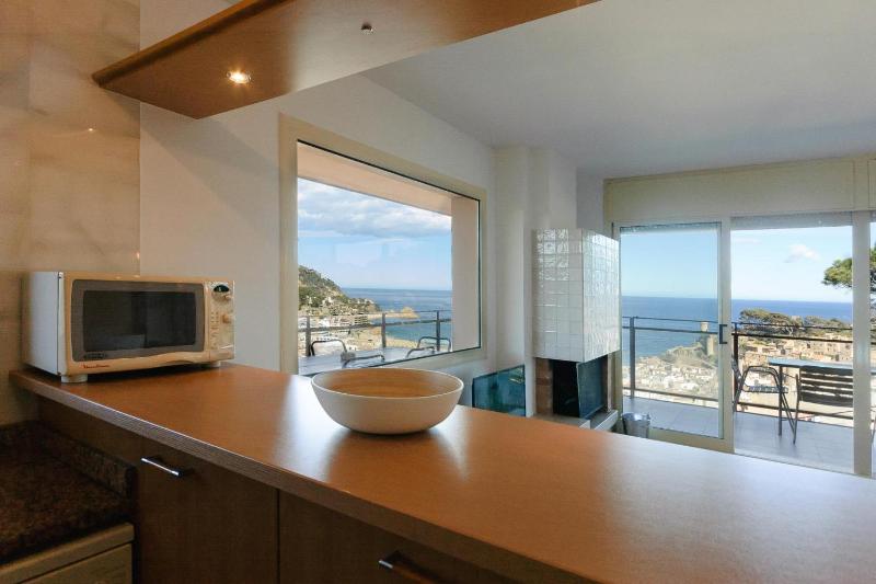LETS HOLIDAYS Pool and sea views apartment with 1 parking space - image 16