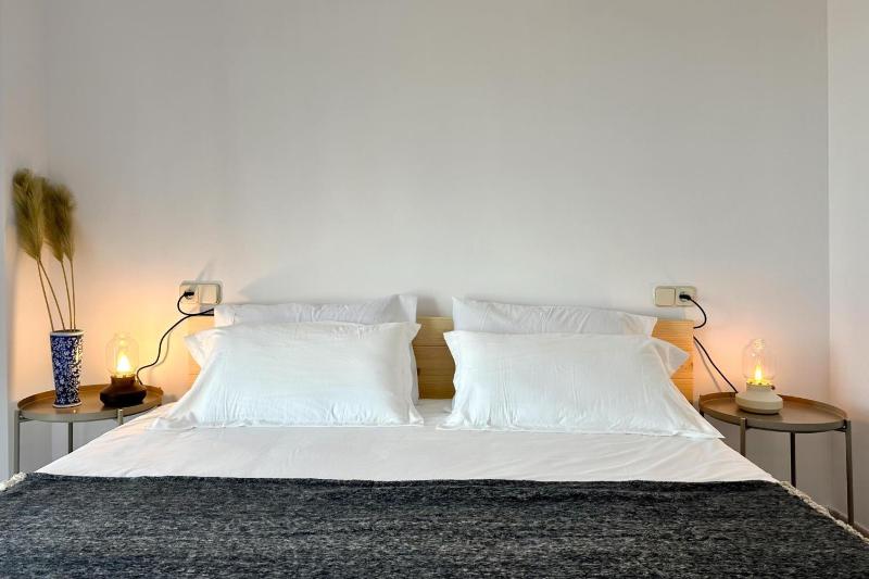 LETS HOLIDAYS Pool and sea views apartment with 1 parking space - image 25