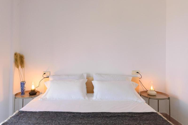 LETS HOLIDAYS Pool and sea views apartment with 1 parking space - image 17
