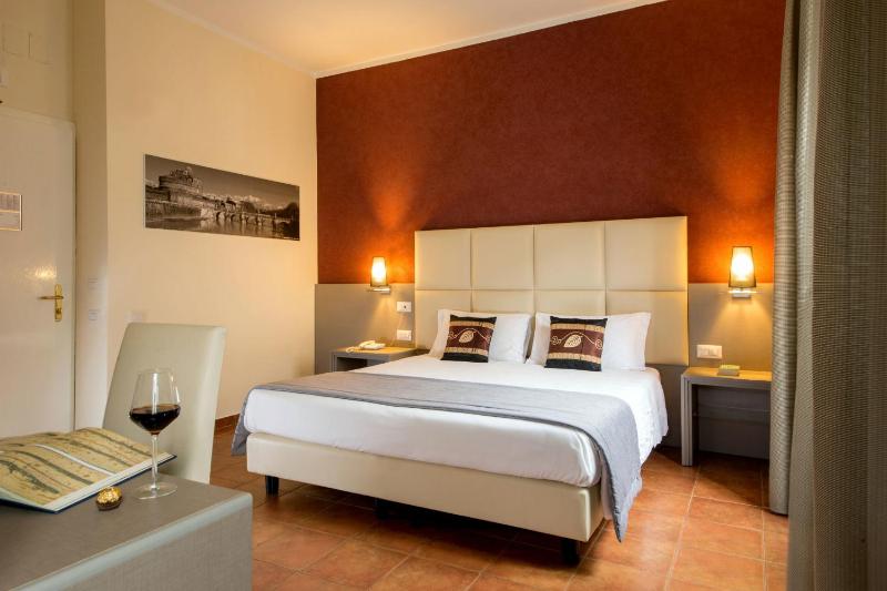 Double Room image 2