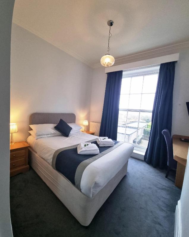 Standard Double Room image 2