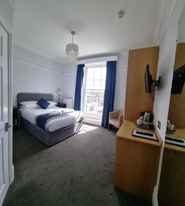 Large Double Room image 2