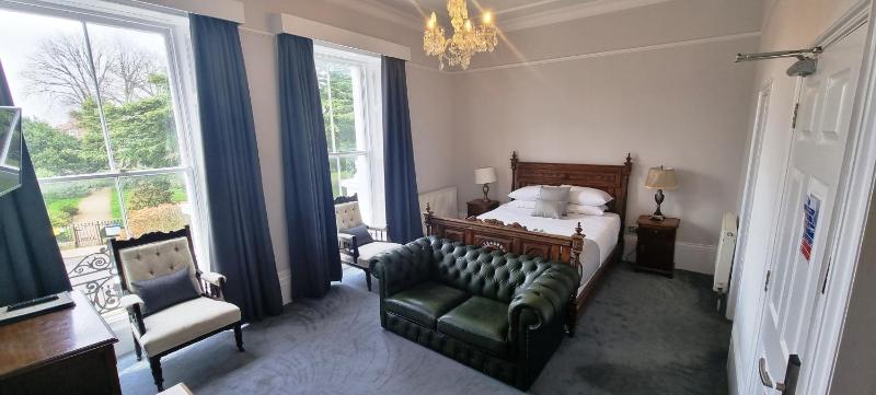 Superior Double Room image 2