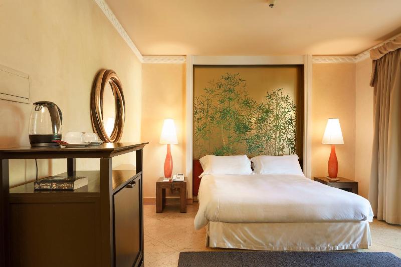 Superior Double or Twin Room with Terrace image 3