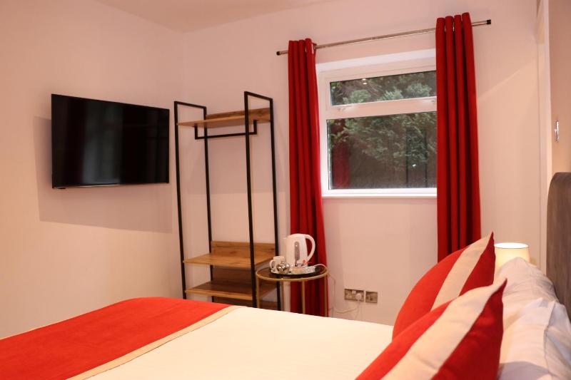 Deluxe Double Room with Shower image 4