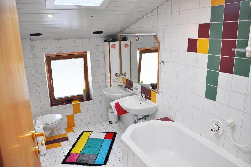 Apartment (6 Adults) image 3