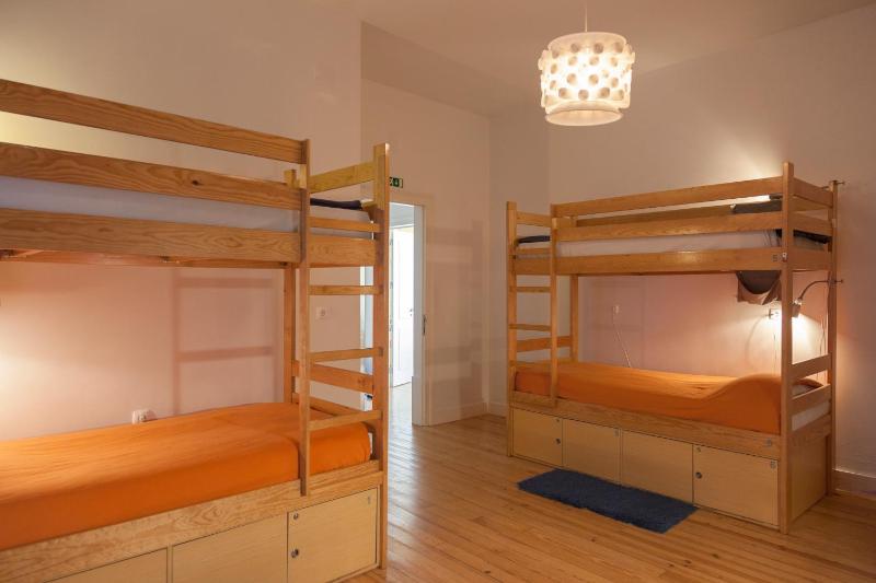 Bed in 6-Bed Dormitory Room image 1