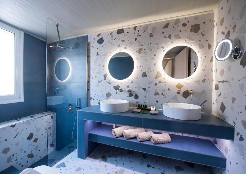 Superior Suite image 2
