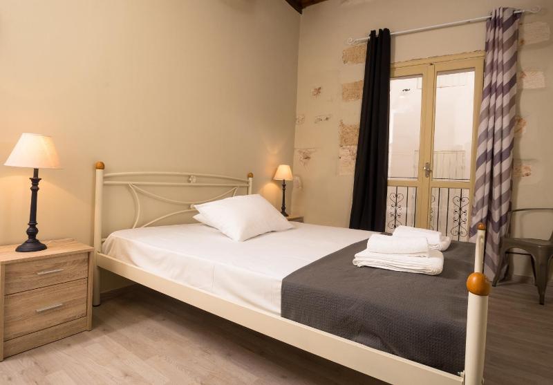 Economy Double Room image 2