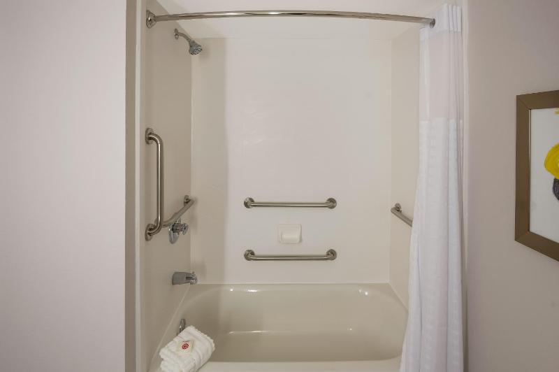 King Room with Bathroom Hand Rails - Non Smoking image 3